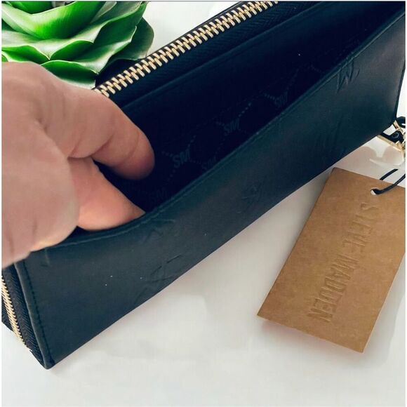 NWT Steve Madden Gorgeous BBENNI Black & Gold Zip All Around Wristlet Wallet - Picture 11 of 16